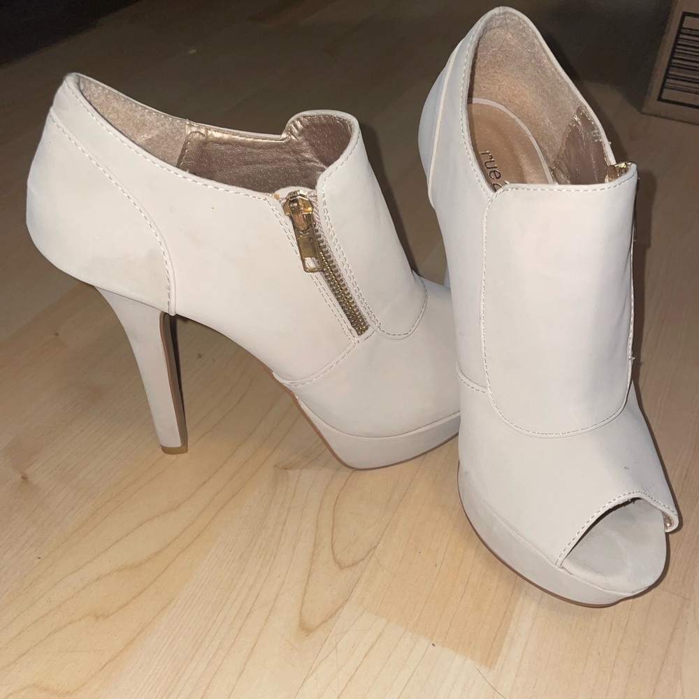 Creme Heels